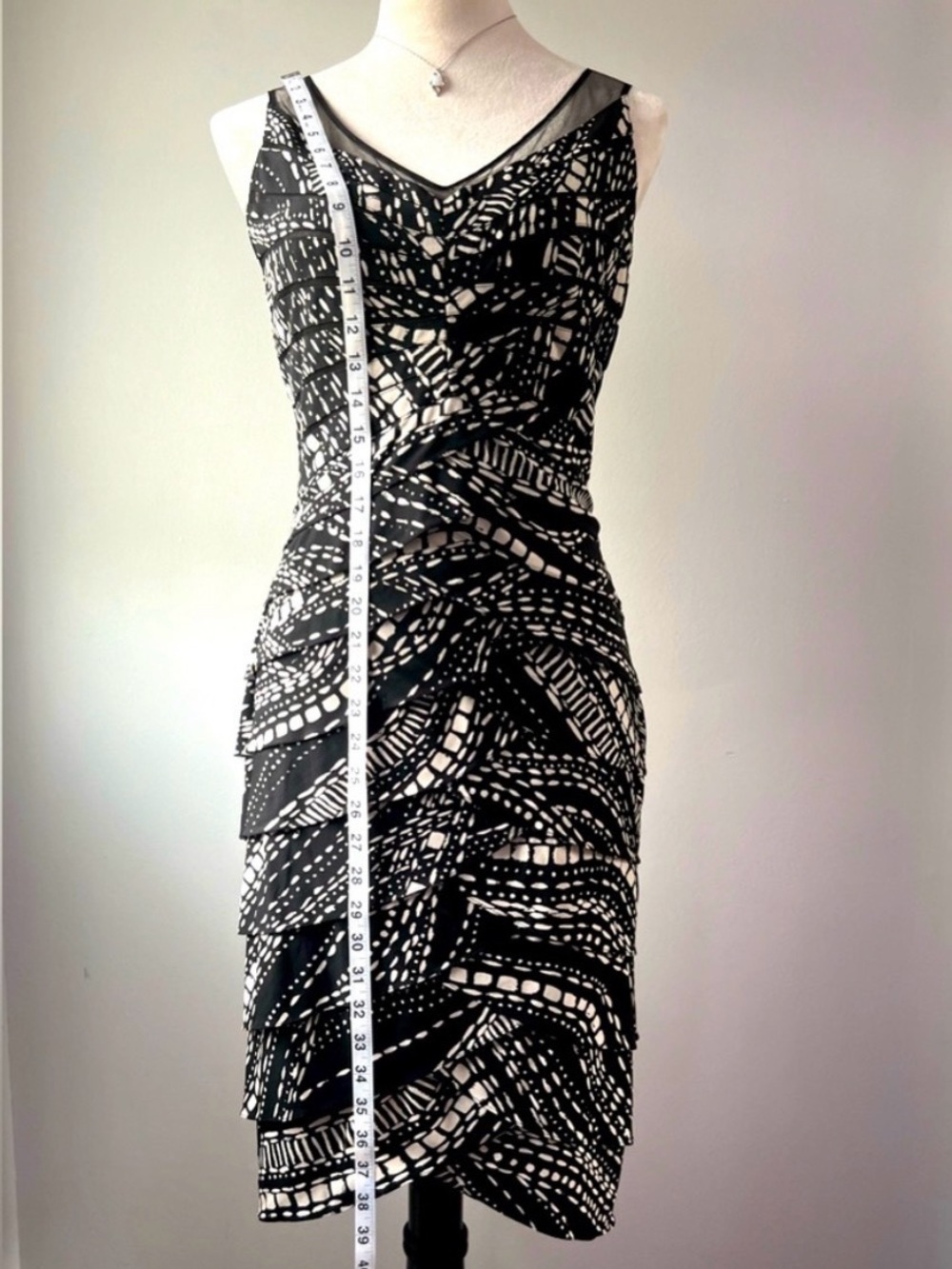 Adrianna Papell Black and Cream Layered Cocktail Dress - Picture 4 of 8